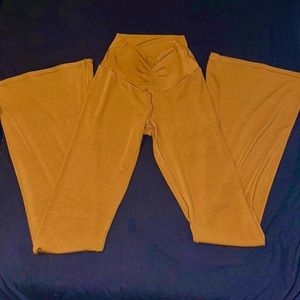 offline by aerie flared brown leggings with ruched detaling size